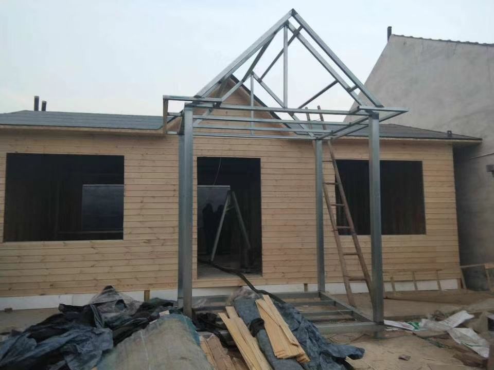 輕鋼別墅保溫聚氨酯噴涂設備經得起考驗(圖1)